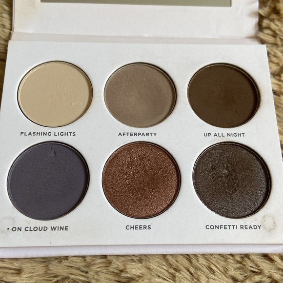 PUR eyeshadow palette - Picture 2 of 5